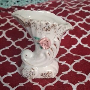 Elegant White and Gold Ceramic Vase